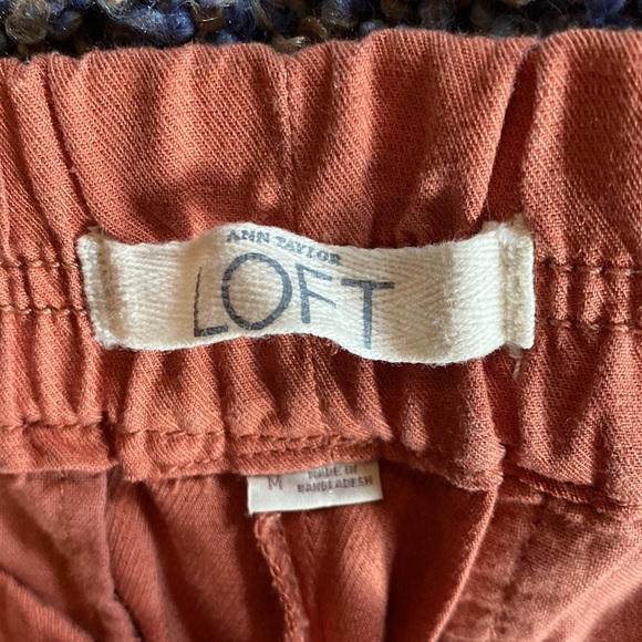 Ann Taylor LOFT linen shorts in beautiful cinnamon color. - Picture 4 of 8